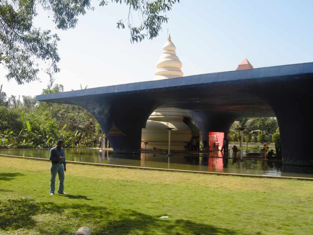 Hindu temple of Lord Hanuman Dolvi, Mumbai, India; (realized 2004-2009) Foto Studio Italo Rota 