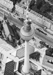 Daniela Comani - Berlin, dalla serie Planet Earth, 21st Century, 2019. Fotografia in bianco e nero su cartolina.14,7x10,4 cm.Courtesy l’artista e Galleria Milano