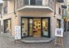 Stresarte la foto della vetrina della galleria d'arte contemporanea a Stresa